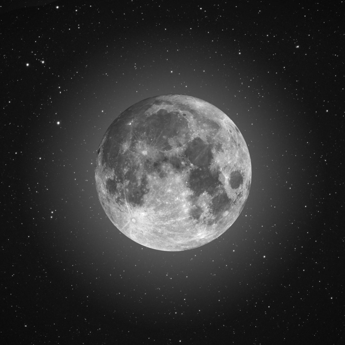 Disque complet de la pleine Lune, gris et blanc, avec ses grandes zones sombres sur fond noir.